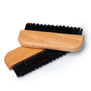 Карманная щетка для одежды